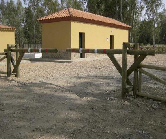 Puertas y pasos, barrera forestal