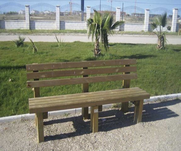 Bancos y mesas, banco Lucía
