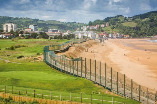 Pasarela en la playa de Zarauz