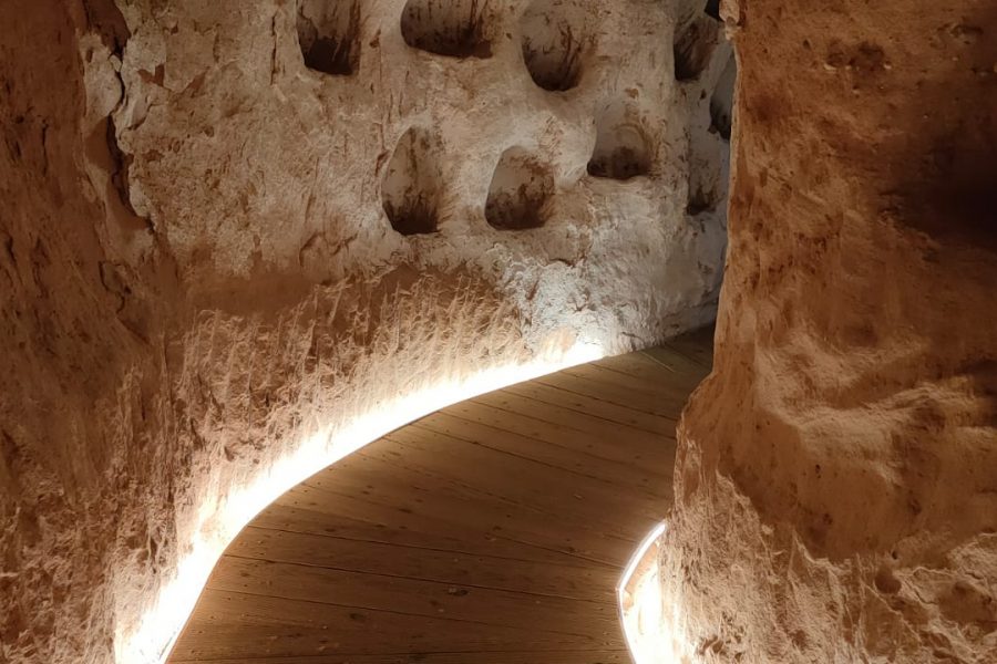 Entarimado e Iluminación. Cuevas de Santa Marina. Arnedo