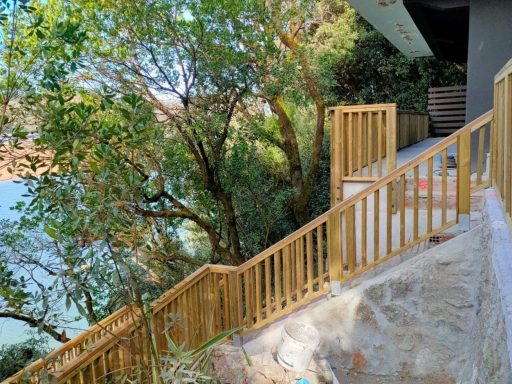 Pasarela en vivienda de la Reserva del Urdabai